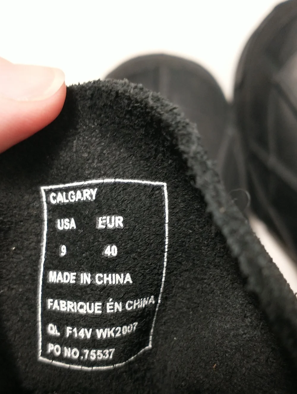 LIKE NEW Kamik Women's Calgary Snow Boot, Size 9, Black And White Buffalo Check